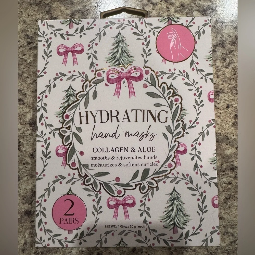 Hydrating Hand Masks with Collagen and Aloe